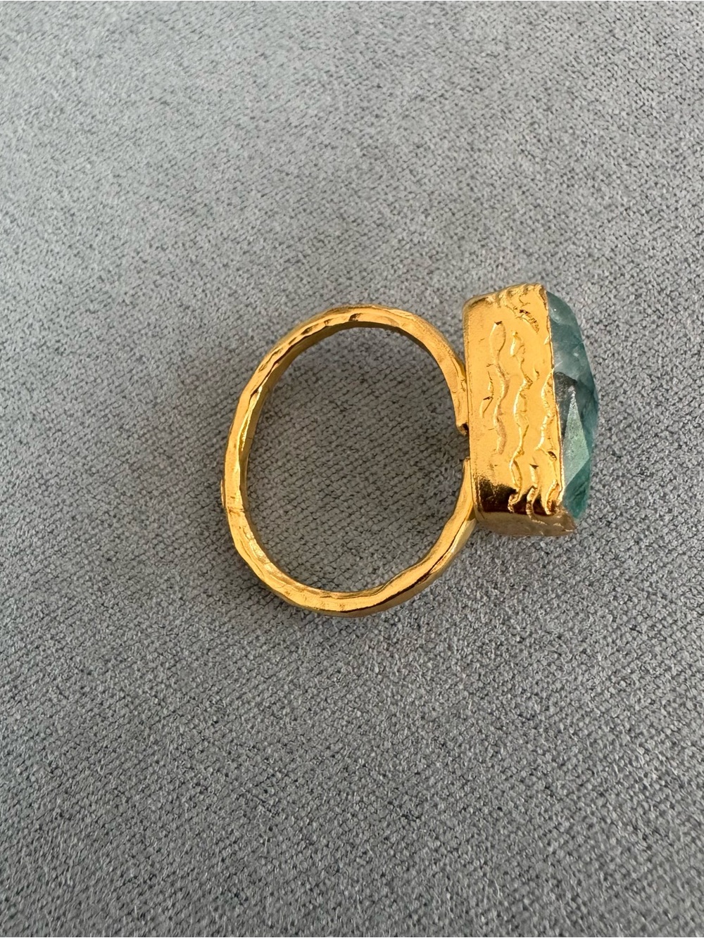 New Labradorite gold plated brass Statement ring - Picture 4 of 5